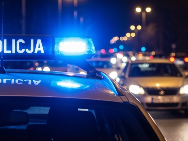 Gdańsk w akcji: Policja rozbija oszustów podszywających się pod funkcjonariuszy!
