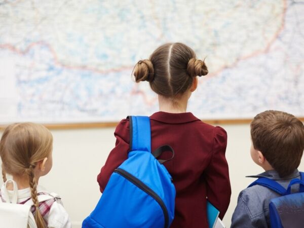 Bezpieczne szkoły w Gdyni: Policja i edukacja w walce z zagrożeniami