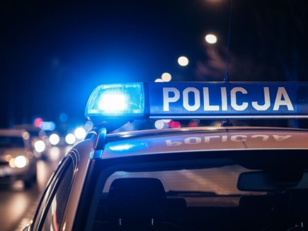 Manewry kryzysowe: Policja w akcji podczas symulacji zagrożenia w Sierakowicach